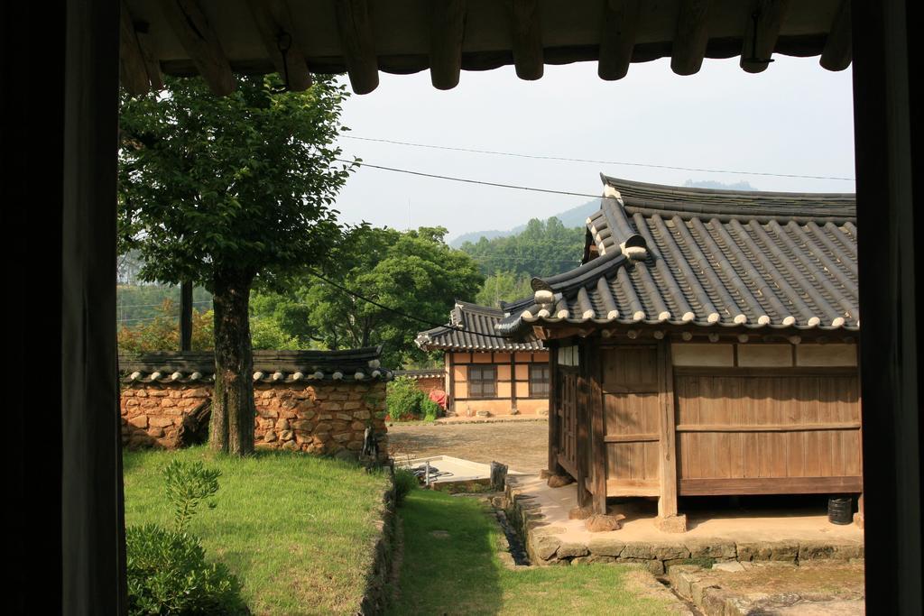 Jinrae Lee'S Traditional House Boseong Екстериор снимка