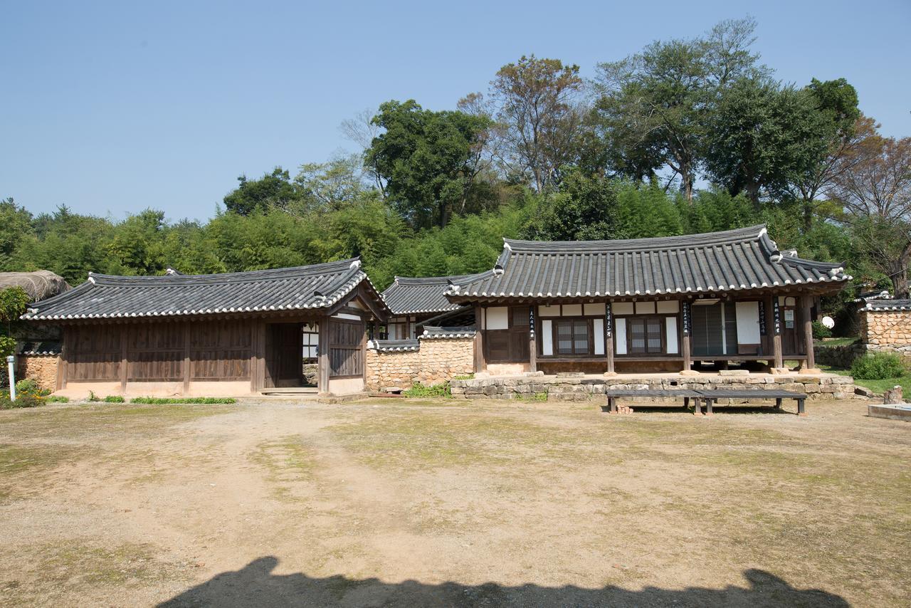 Jinrae Lee'S Traditional House Boseong Екстериор снимка